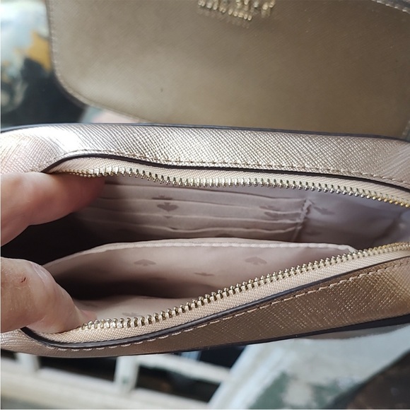♠️ KATE SPADE ♠️ Rose Gold Small Crossbody - Picture 4 of 7